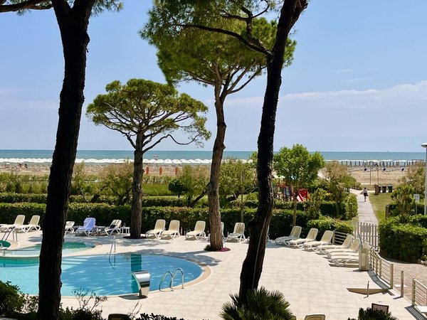 diretttamente fronte mare