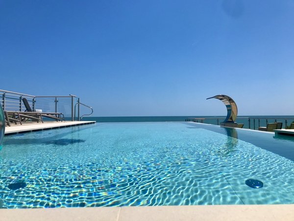 infinitypool_onlyadultszone